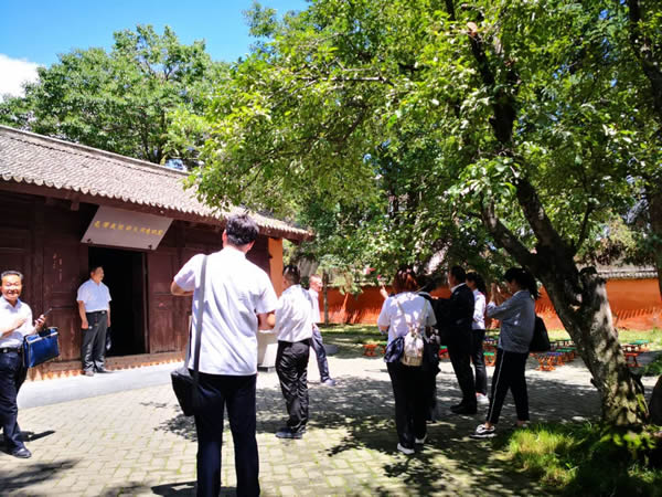 隴運(yùn)集團(tuán)公司黨委開(kāi)展“不忘初心、牢記使命”紀(jì)念建黨98周年主題黨日活動(dòng)